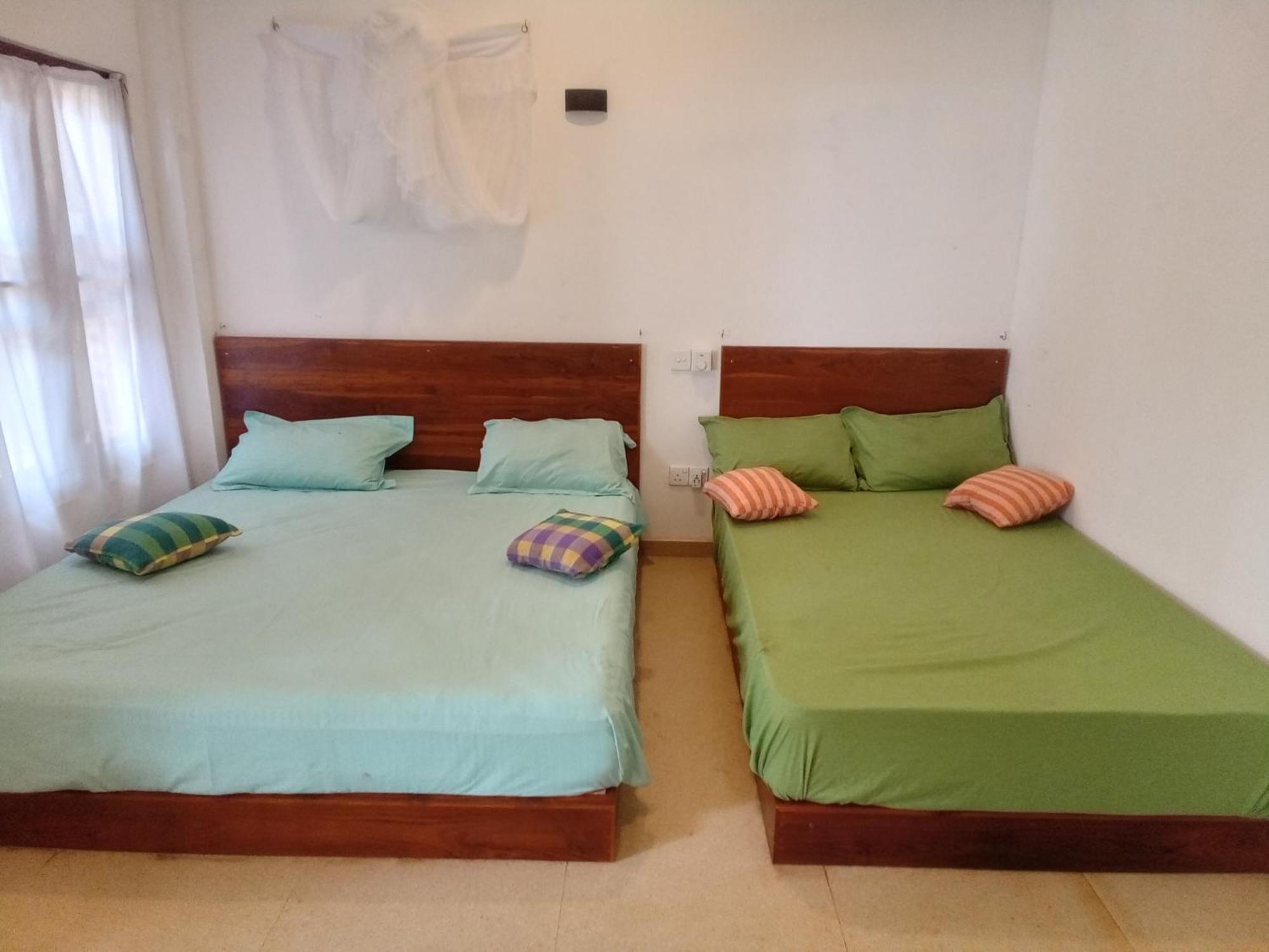 Hotel Kusuma'S Lazy Left Midigama East Habitación foto