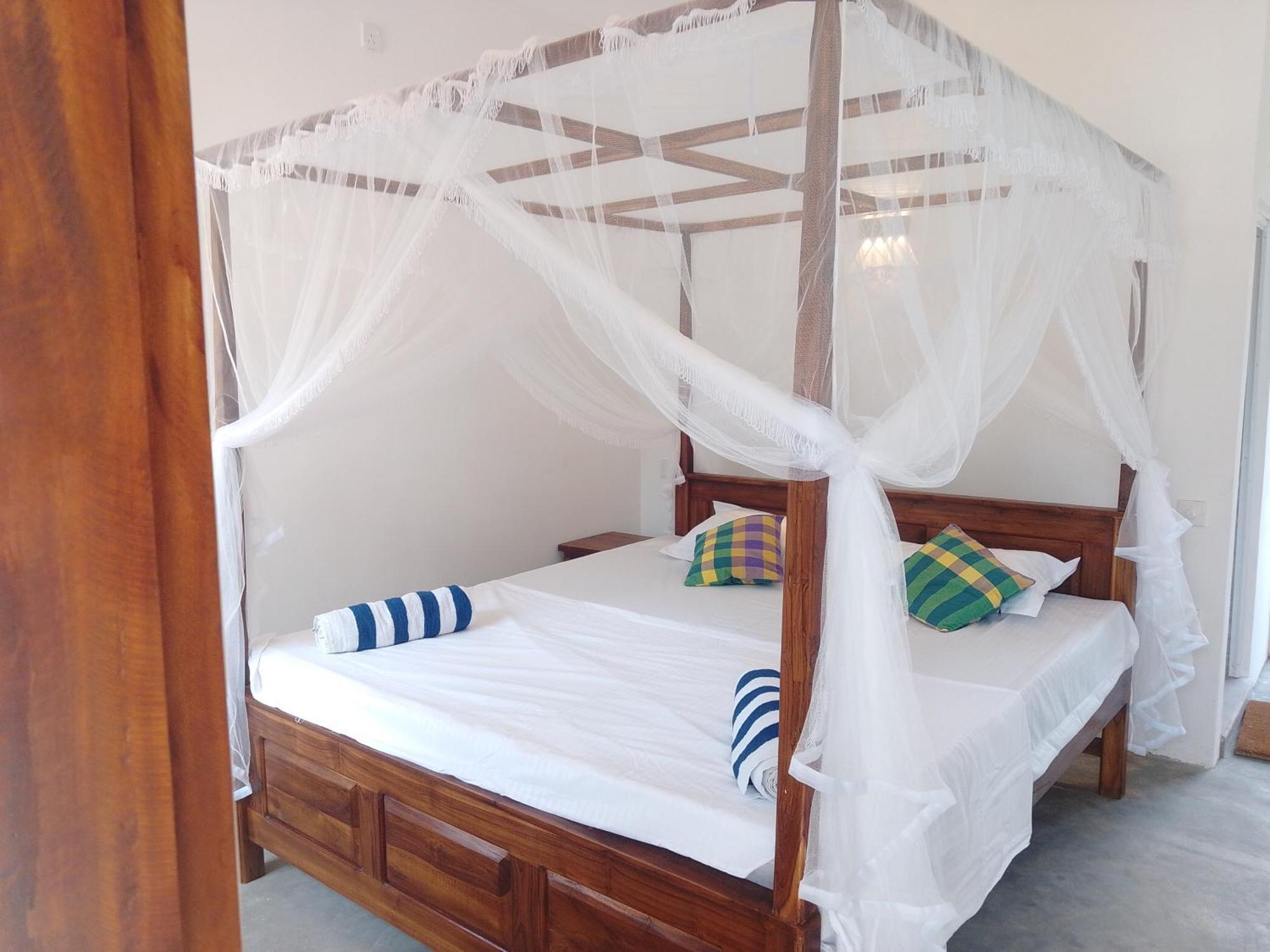 Hotel Kusuma'S Lazy Left Midigama East Habitación foto